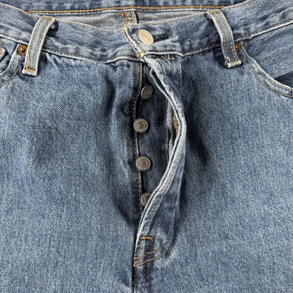 Levis 501 Jeans Men's 36 x 32 Button fly Denim Medium Wash